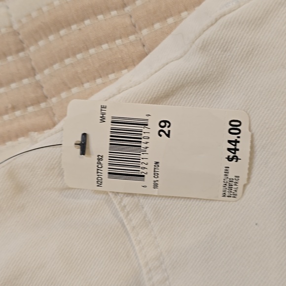 Numero white shorts - Picture 6 of 6